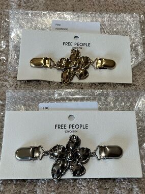 FREE PEOPLE Floral Cinch Pin - Metallic Gold and Silver